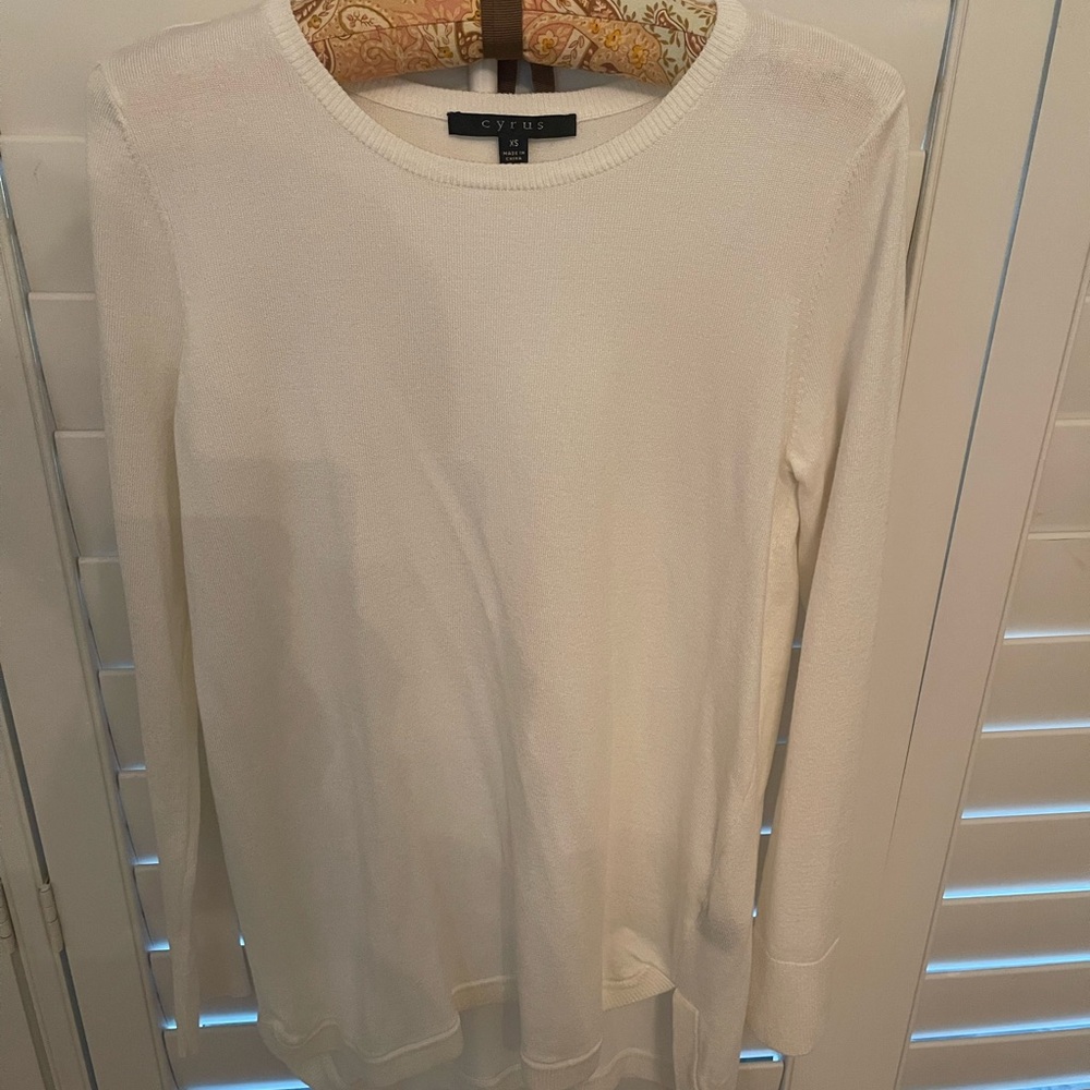 Cyrus Cream Fitted Long Sleeve Tee